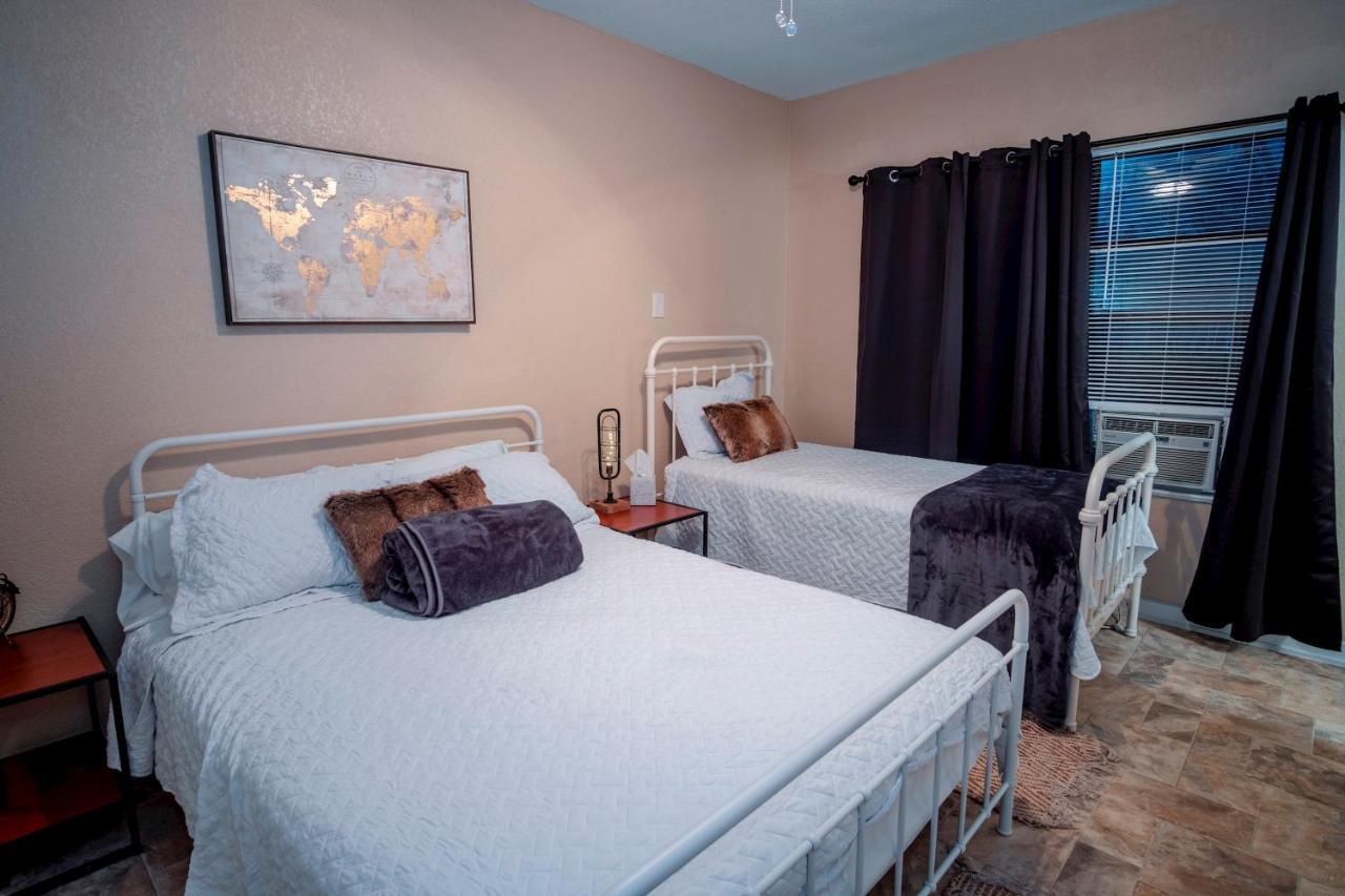 Cozy Downtown Guest House 2Br/1Ba Sleeps 8 San Antonio Exteriör bild