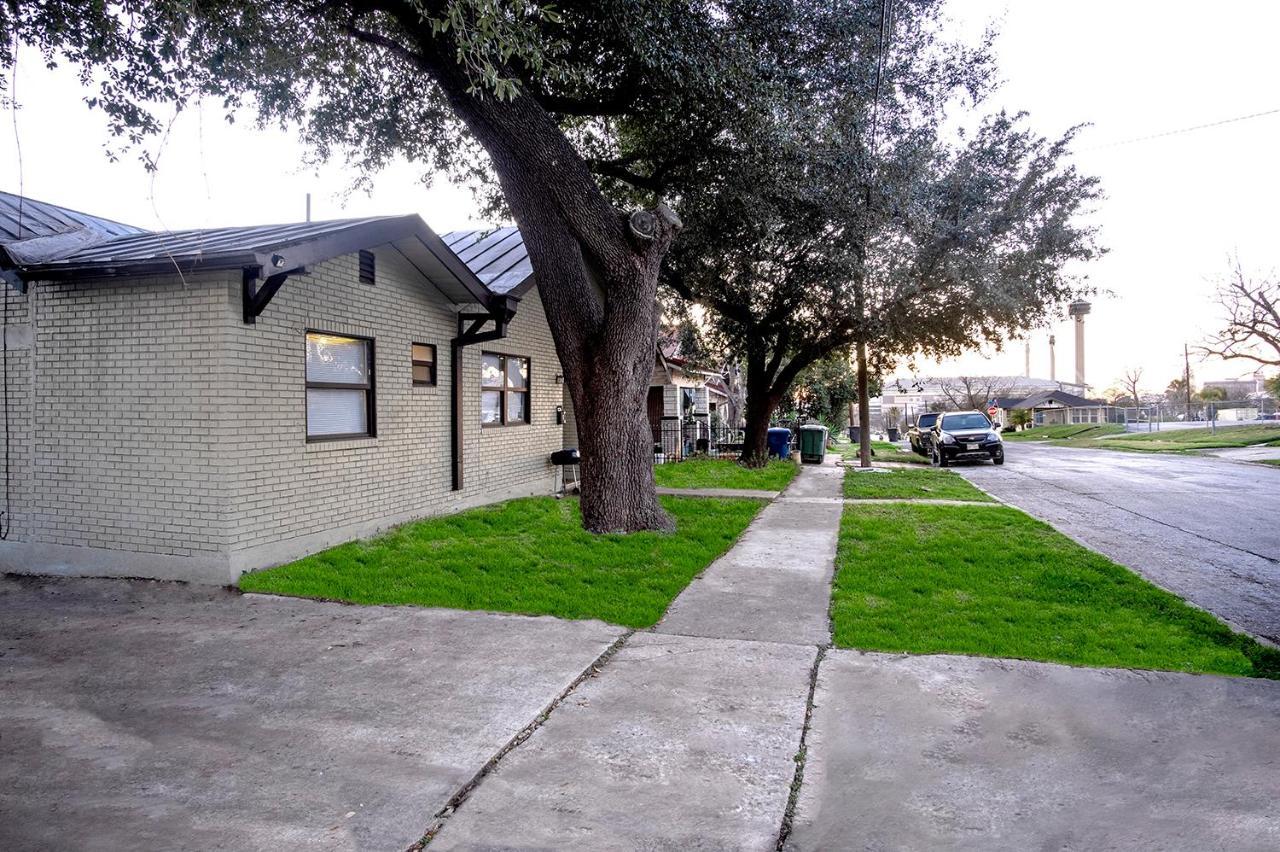Cozy Downtown Guest House 2Br/1Ba Sleeps 8 San Antonio Exteriör bild