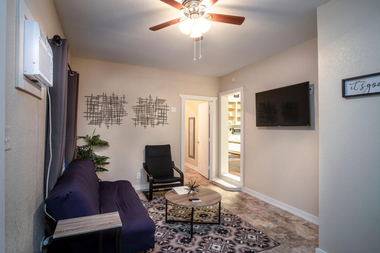 Cozy Downtown Guest House 2Br/1Ba Sleeps 8 San Antonio Exteriör bild